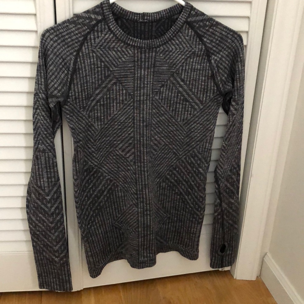 Lululemon long sleeved shirt